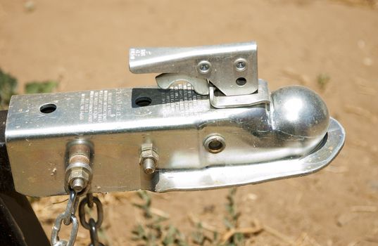 Trailer hitch for towing