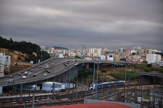 Roads in Lisbon, navistnye bridges
