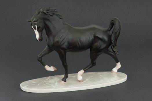 porcelaine horse figurine