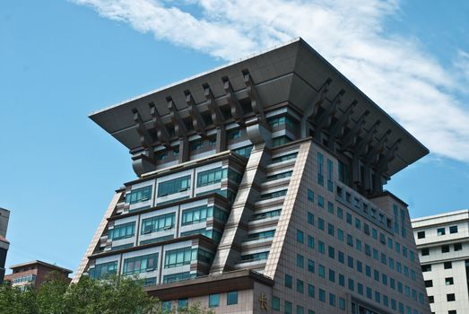Shape in the design of commercial building