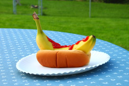 Summer special: Banana-dog with ketchup