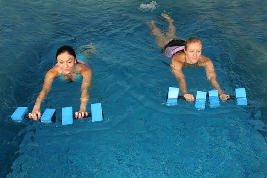 Employment with pregnant women in small pool