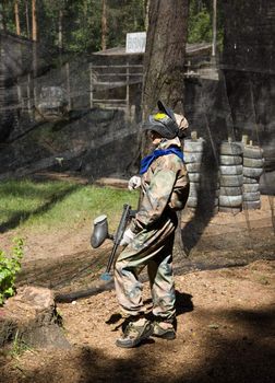 paintball games boy playing war 