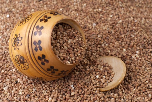 buckwheat in wooden pot