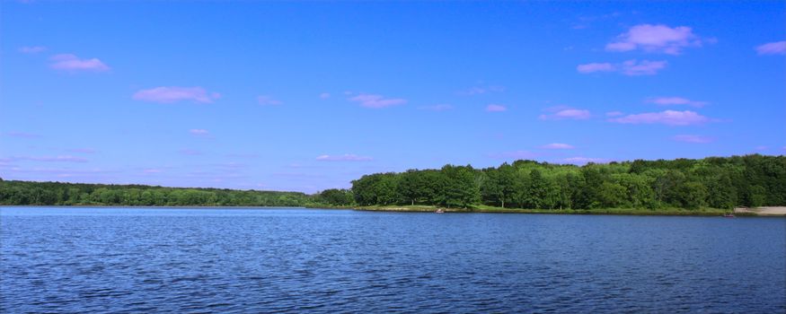 View of Pierce Lake at Rock Cut State Park in northern Illinois.