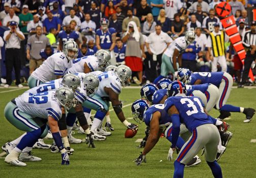 DALLAS - DEC 14: Taken in Texas Stadium on Sunday, December 14, 2008. Dallas Cowboys Quarterback Tony Romo waits for the snap from the center.
