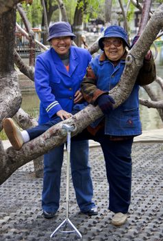 Keep fit with the help of a friend.