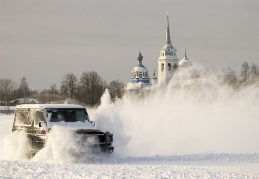 Russia. New Ladoga. The river Volkhov. The car is developed on river ice./Adventure of the German in Russia.
