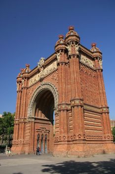  Triumphal arch of Barcelona city
