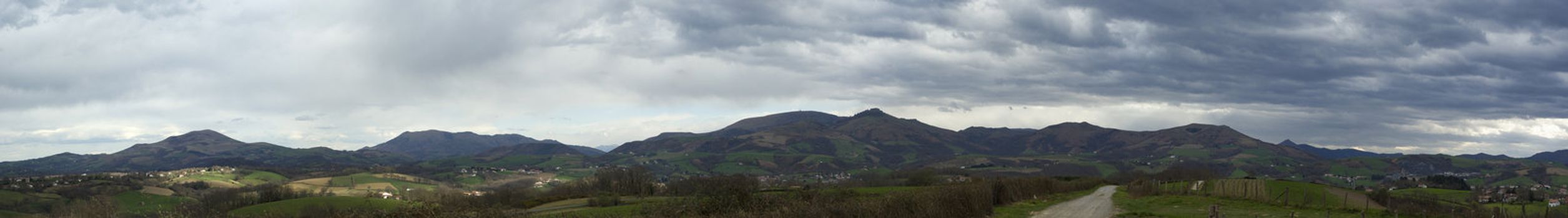 It's a mountains panoramic of the Basque country