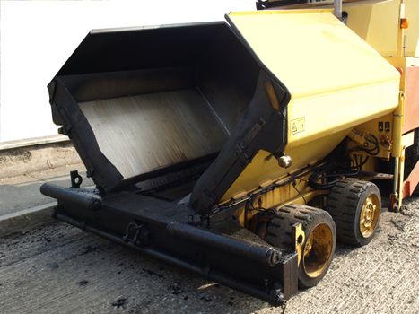 Asphalt machine for road works