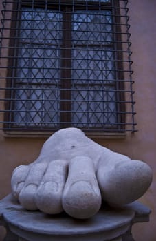 part of the enormous statue of the roman emperor Constantin