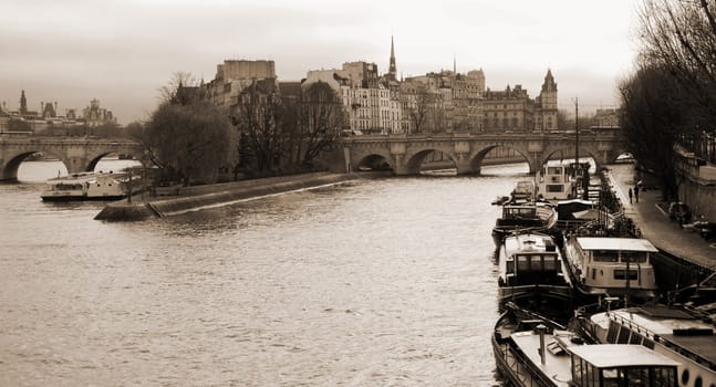 the Seine river and "ile de la Cit�" of Paris in france