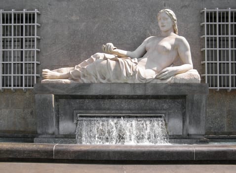 Statue of Dora, Turin