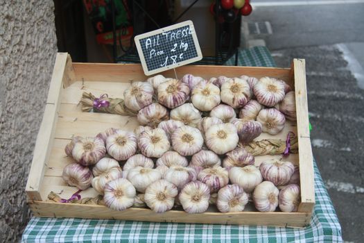 A group of garlic cloves on a local market in Bedoin, France
