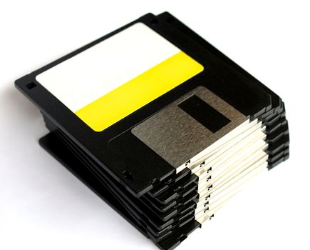 Magnetic floppy disk for computer data storage