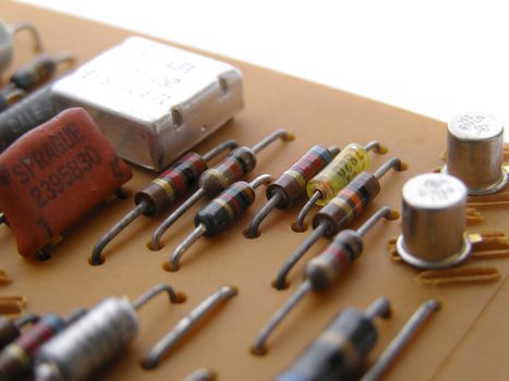Printed circuit with electronic components