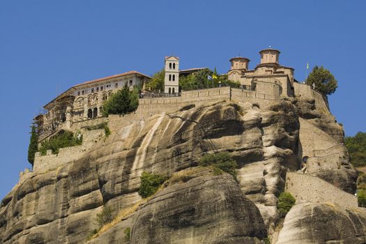 The Met�ora ("suspended rocks", "suspended in the air" or "in the heavens above") is one of the largest and most important complexes of Eastern Orthodox monasteries in Greece.