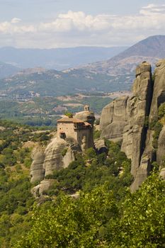 The Met�ora ("suspended rocks", "suspended in the air" or "in the heavens above") is one of the largest and most important complexes of Eastern Orthodox monasteries in Greece.