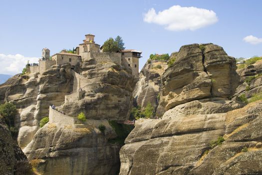 The Met�ora ("suspended rocks", "suspended in the air" or "in the heavens above") is one of the largest and most important complexes of Eastern Orthodox monasteries in Greece.