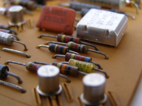 Printed circuit with electronic components