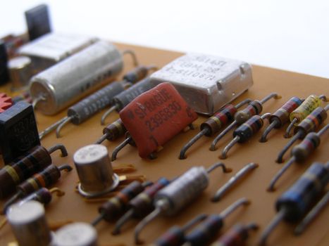 Printed circuit with electronic components