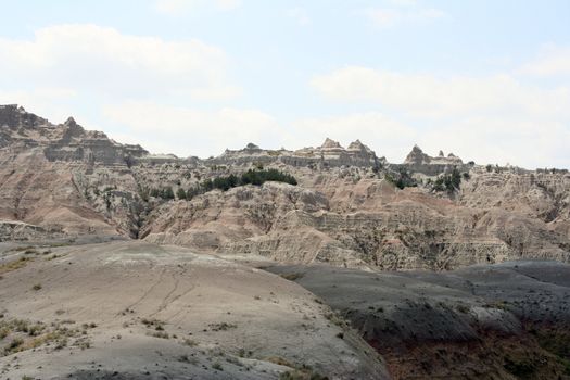 Colorful shot of some of the moutains at the South Dakota Badlands