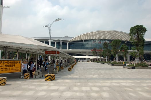 GUANGZHOU, CHINA - SEPTEMBER 29: Guangzhou South Railway Station for high-speed trains on September 29, 2010. Station operates 32 trains daily, has 28 platforms, serves 200000 passengers per day.