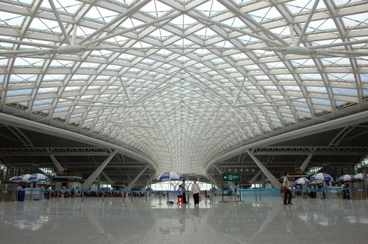 GUANGZHOU, CHINA - SEPTEMBER 29: Guangzhou South Railway Station for high-speed trains on September 29, 2010. Station operates 32 trains daily, has 28 platforms, serves 200000 passengers per day.