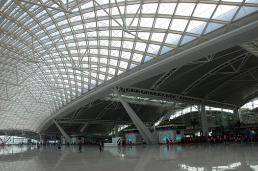 GUANGZHOU, CHINA - SEPTEMBER 29: Guangzhou South Railway Station for high-speed trains on September 29, 2010. Station operates 32 trains daily, has 28 platforms, serves 200000 passengers per day.