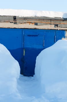 Snow subway to blue iron winch, wicket
