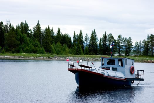 Drifting boat on a gulf