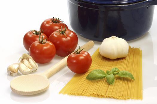 Spaghetti with ingredients of tomato sauce