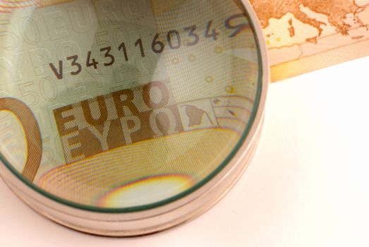Monitoring the Euro: concept of financial market worries