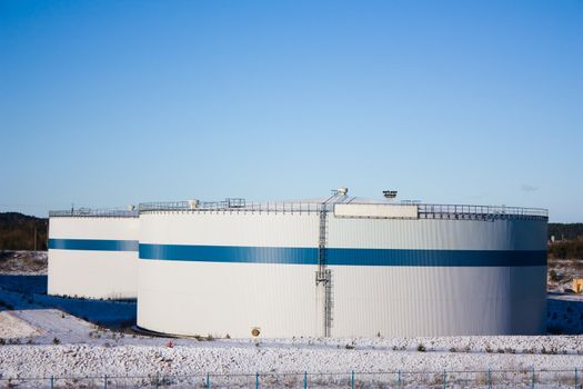 Oil storage