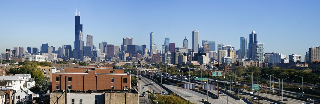 Panoramic view of downtown Chicago from the south side