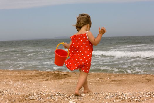 people series: little girl play with sand