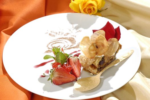 luxurious dessert is a meat loaf with filling and saccharine fruit
