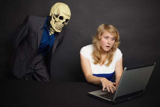 A young woman experiences the horror of what he saw on the Internet