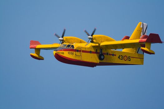 Seaplane destined to the fight against the fires 