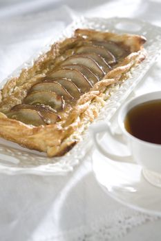 pear pie with tea