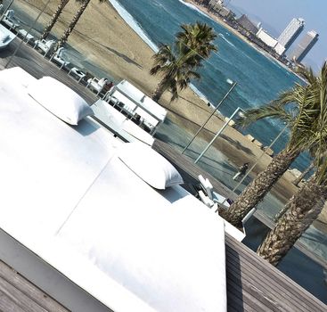 Beautiful Barcellona Spa with white design, with swimming pool and close to the beach