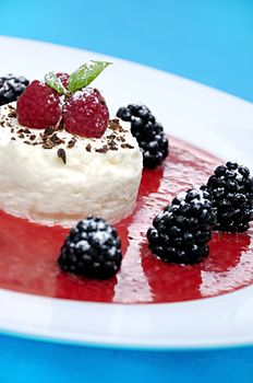 Cheesecake with fruits