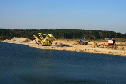 	
Open crushed rocks and gravel quarry