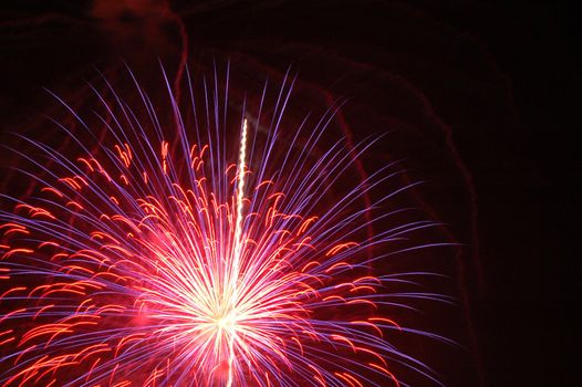 fireworks lighting in many different colors