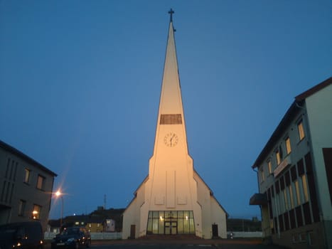 Vardø Kirke fra 1958, Arktitekt Eivind Moestue