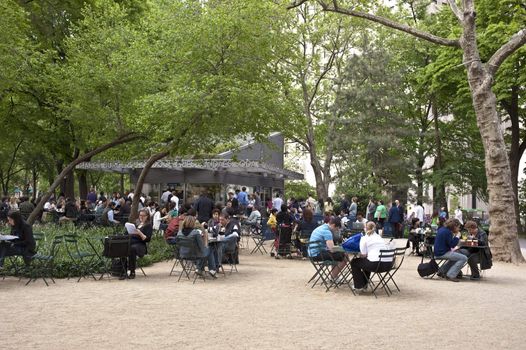 Hamburgers and more, always a line, The shake Shack in Madison Square Park, Flat Iron Dist, NYC