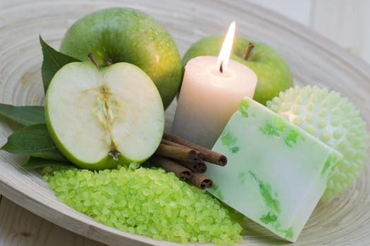 aromatic apple bath - bar of soap, bath salt, fresh apples
