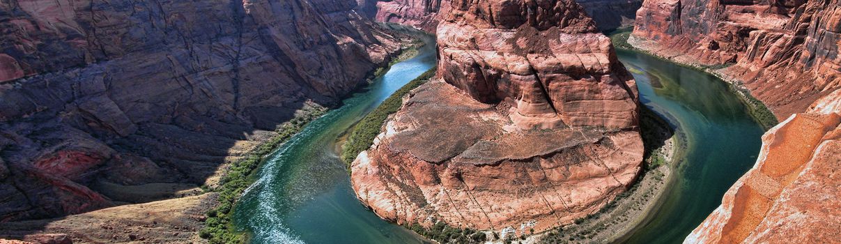 Panoramic View of Horseshoe Bend, U.S.A.