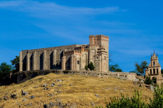 Castle that raise Aracena's city, placed in the mountain range of the same name.